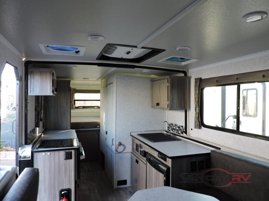 TrailManor Travel Trailers Review: 4 Functional Towables You'll Love ...