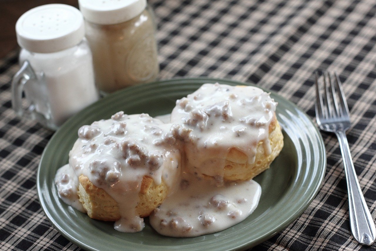 biscuits and gravy 1